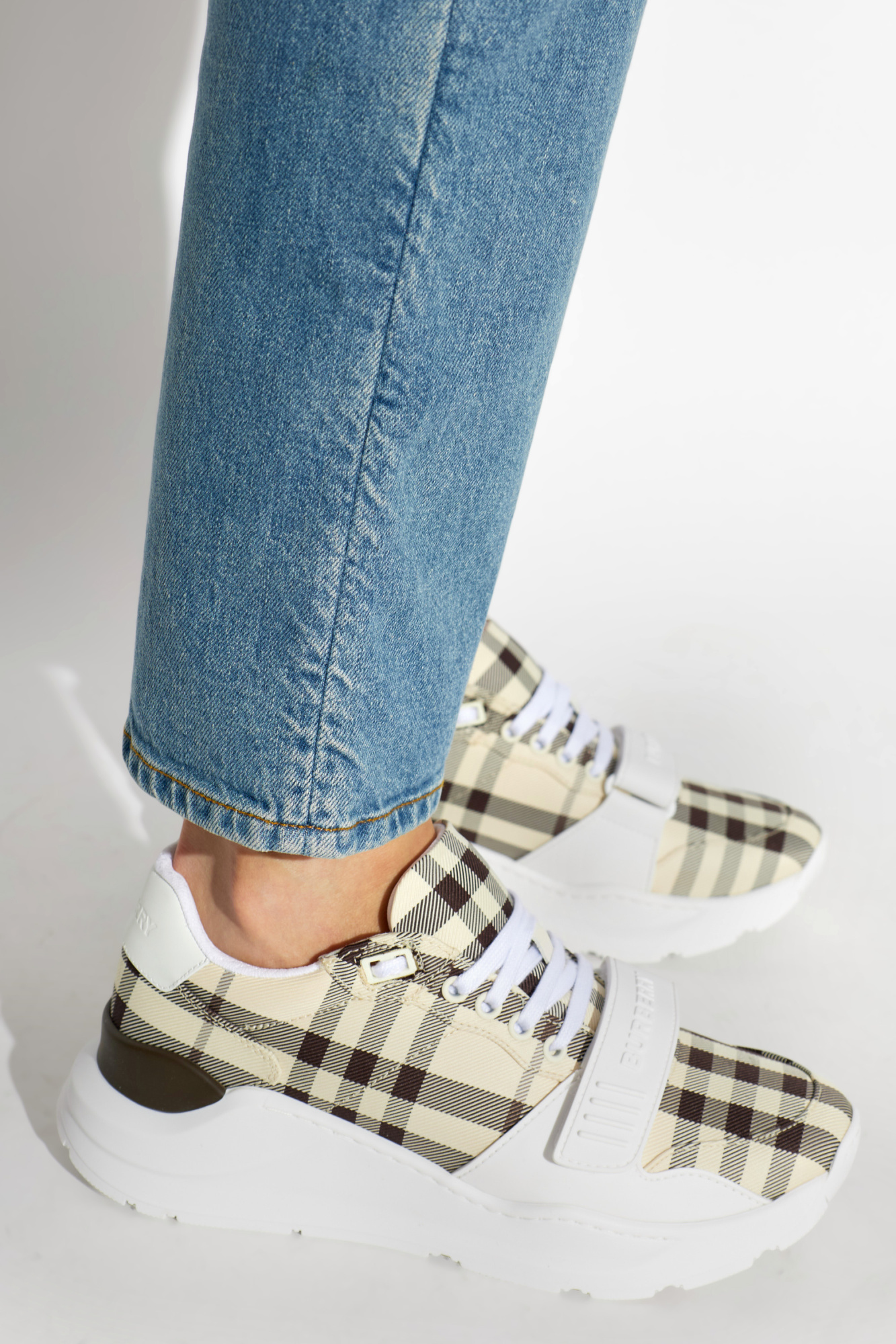 Cream Sports shoes Burberry - Vitkac Canada